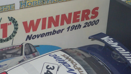 Biante/AutoArt - Diecast 1:18 2000 BATHURST WINNER HOLDEN VT COMMODORE TANDER / BARGWANNA