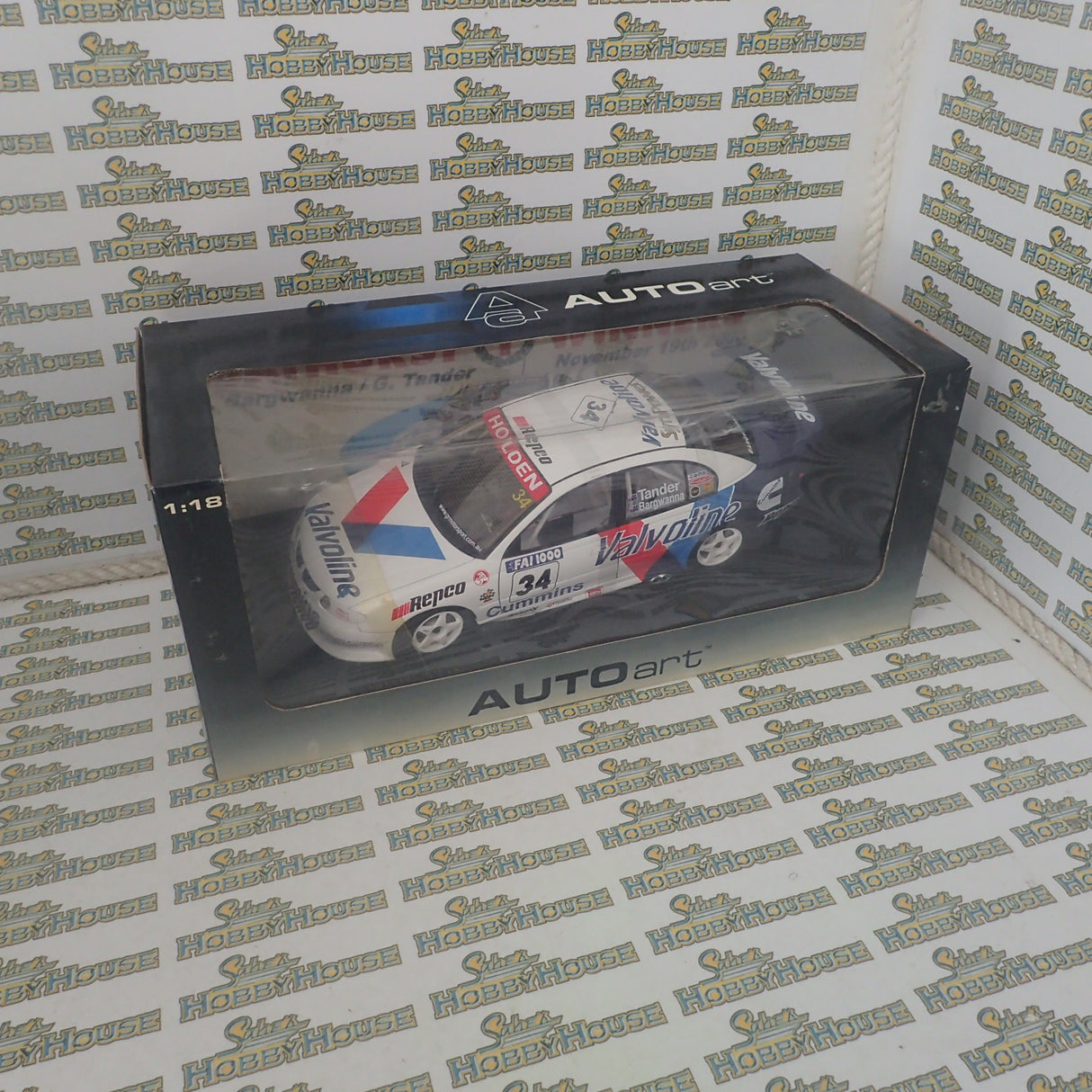 Biante/AutoArt - Diecast 1:18 2000 BATHURST WINNER HOLDEN VT COMMODORE TANDER / BARGWANNA