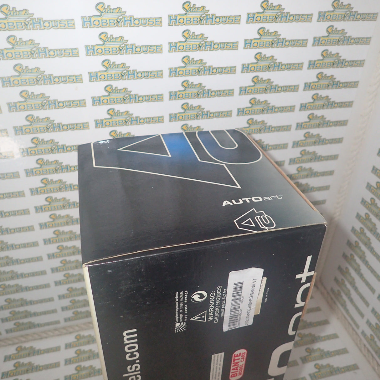 Biante/AutoArt - Diecast 1:18 2000 BATHURST WINNER HOLDEN VT COMMODORE TANDER / BARGWANNA