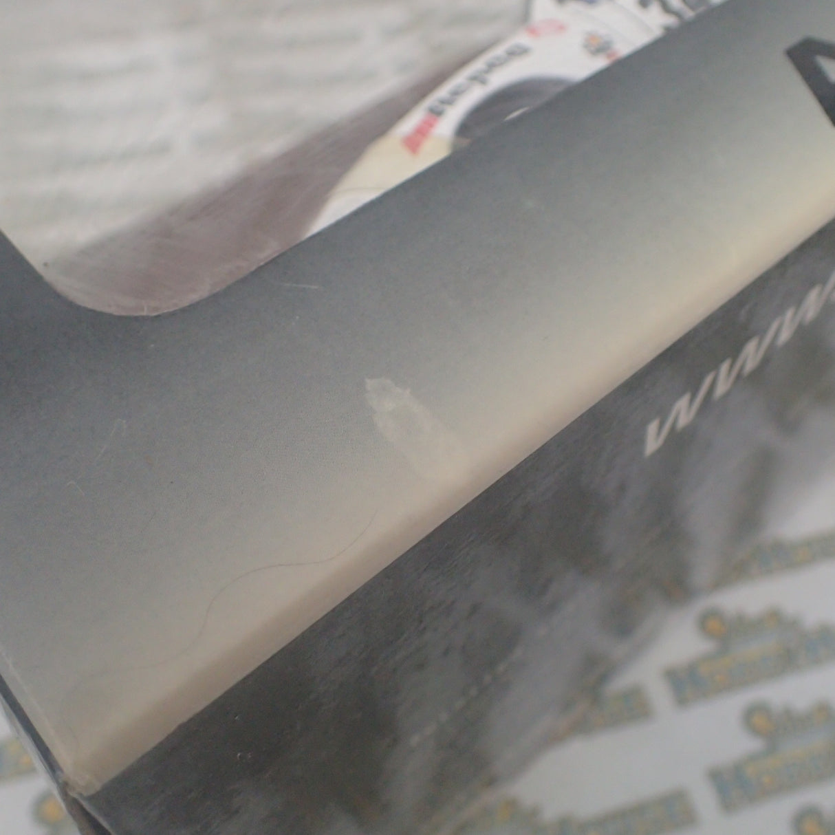 Biante/AutoArt - Diecast 1:18 2000 BATHURST WINNER HOLDEN VT COMMODORE TANDER / BARGWANNA