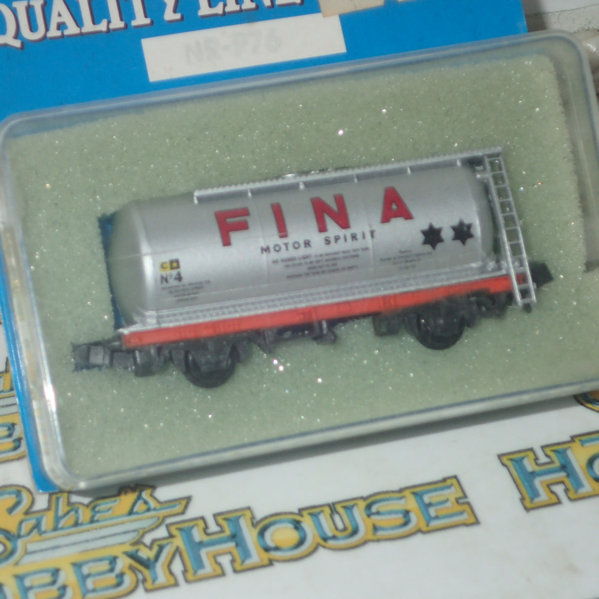 PECO - N Gauge - Tank Wagon type C - FINA Motor Spirit