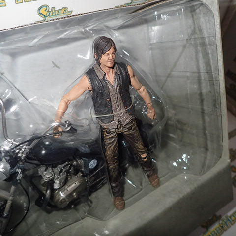 McFarlane Toys - The Walking Dead (TV): Deluxe Box - Daryl Dixon with Chopper