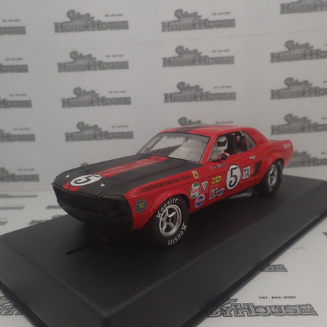 PIONEER SLOT CARS - P112 Mustang T/A red #5 'Jim West'