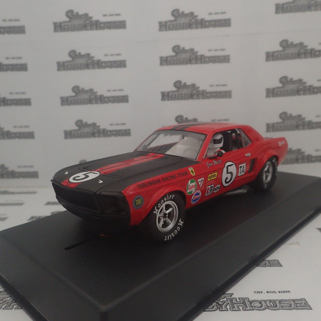 PIONEER SLOT CARS - P112 Mustang T/A red #5 'Jim West'