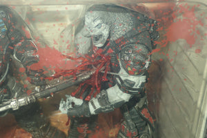 Neca Player Select 52080 - Gears of War 2 Marcus Fenix VS Locust Drone Collectable Action Replica Figures