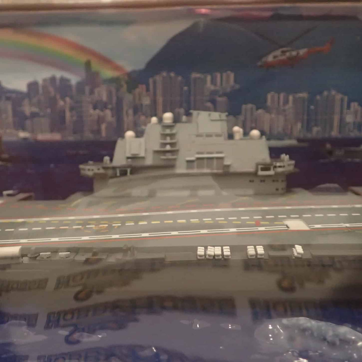 Forces of Valor FOV-861010A - 1/700 Scale Chinese (PLAN) aircraft carrier, LiaoNing (16) Hong Kong visit 2017 Diecast Scale Model Replica