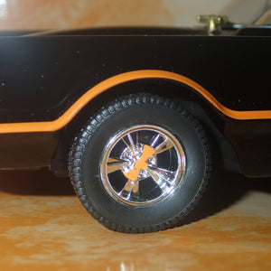 Jada Toys 98259 - 1/24 Scale - Batman Classic TV Series - Batmobile & Batman Diecast Model Replica