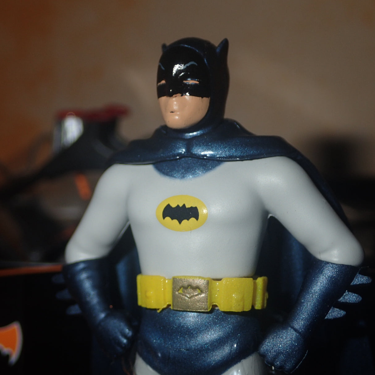 Jada Toys 98259 - 1/24 Scale - Batman Classic TV Series - Batmobile & Batman Diecast Model Replica