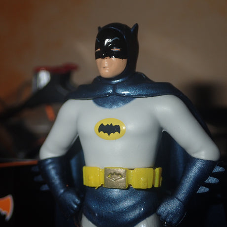 Jada Toys 98259 - 1/24 Scale - Batman Classic TV Series - Batmobile & Batman Diecast Model Replica