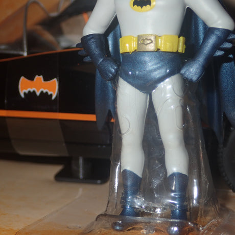 Jada Toys 98259 - 1/24 Scale - Batman Classic TV Series - Batmobile & Batman Diecast Model Replica