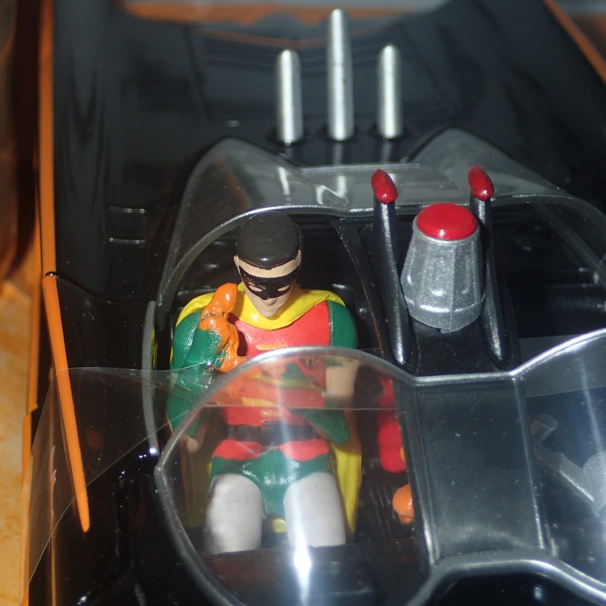 Jada Toys 98259 - 1/24 Scale - Batman Classic TV Series - Batmobile & Batman Diecast Model Replica