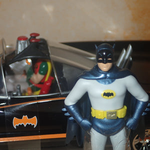 Jada Toys 98259 - 1/24 Scale - Batman Classic TV Series - Batmobile & Batman Diecast Model Replica