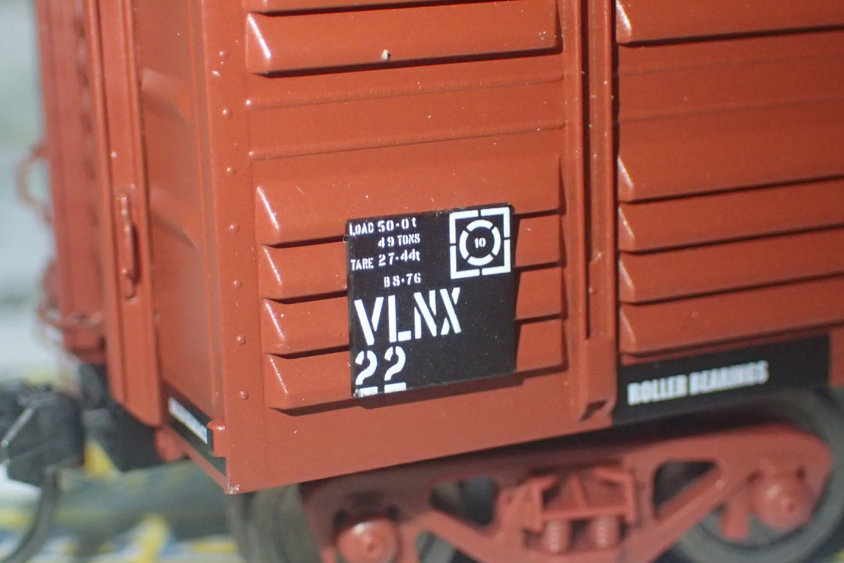 Powerline PD-211A VR VLNX-22 - HO Scale VR VLNX Louvre Van