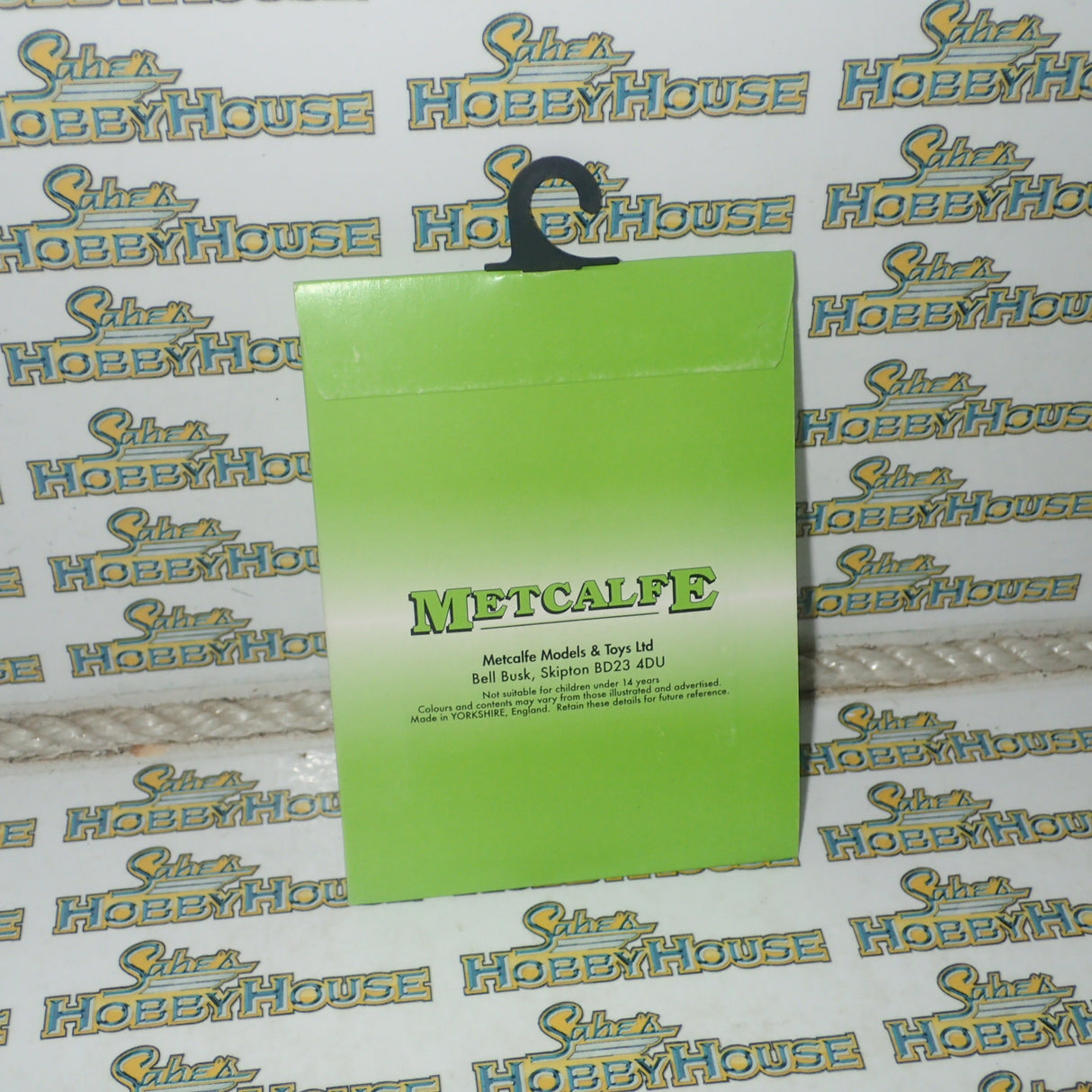 Metcalfe PO503 - HO/00 Scale - PO503 Park Benches Card Kit