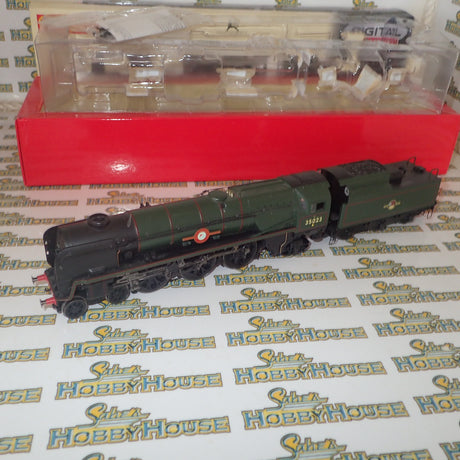 Hornby OO R3130XS BR(S) 35023 Holland-Afrika Line Rebuilt Merchant Navy Class 4-6-2 Brunswick Green Late Crest DCC Sound