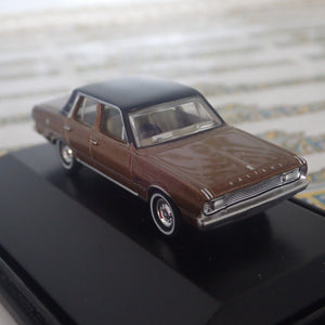 Road Ragers Precision Scale Models – 1:87/HO – 1969 VG Valiant Regal in Citron Gold with Black Vinyl Roof