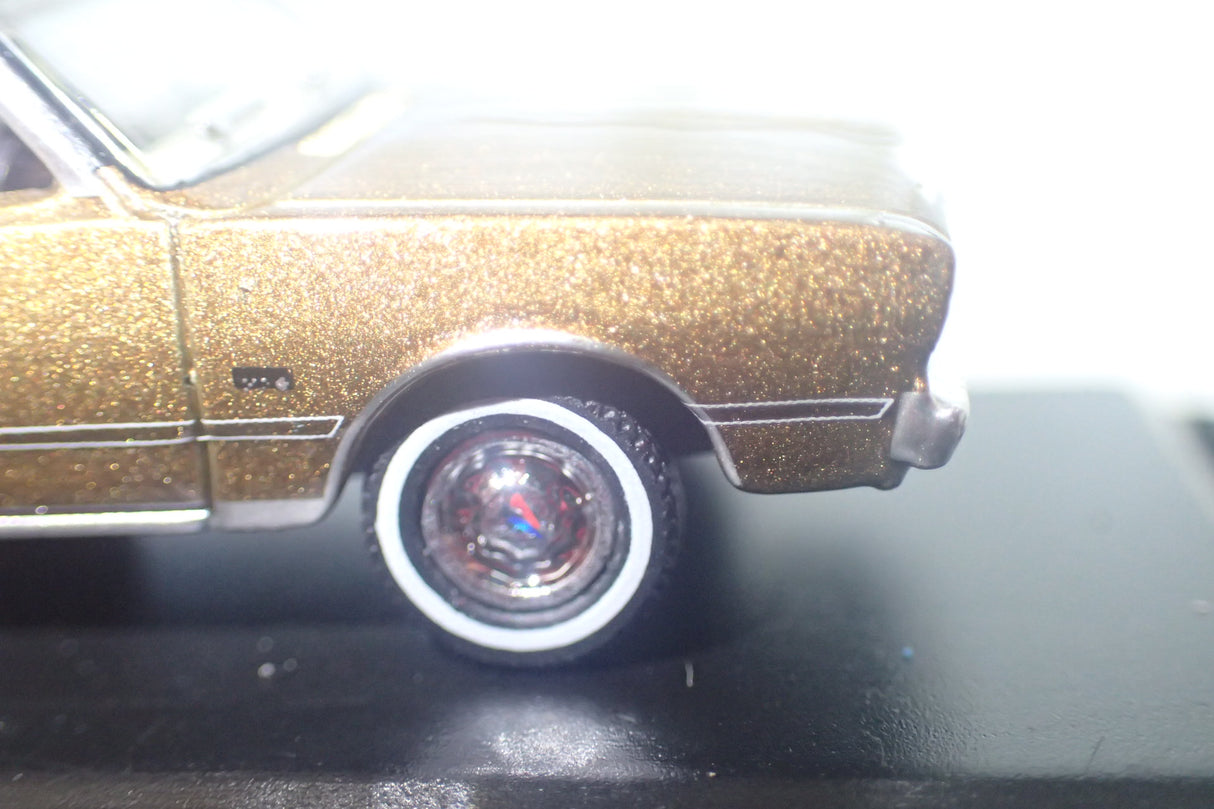 Road Ragers Precision Scale Models – 1:87/HO – 1969 VG Valiant Regal in Citron Gold with Black Vinyl Roof