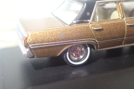 Road Ragers Precision Scale Models – 1:87/HO – 1969 VG Valiant Regal in Citron Gold with Black Vinyl Roof
