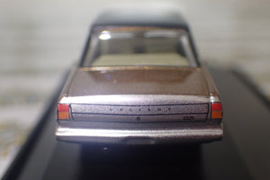 Road Ragers Precision Scale Models – 1:87/HO – 1969 VG Valiant Regal in Citron Gold with Black Vinyl Roof