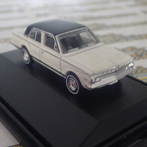Road Ragers Precision Scale Models – 1:87/HO – 1963 Valiant AP5 in Alpine White with Black Vinyl Roof