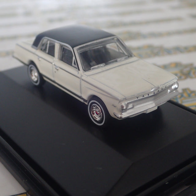 Road Ragers Precision Scale Models – 1:87/HO – 1963 Valiant AP5 in Alpine White with Black Vinyl Roof