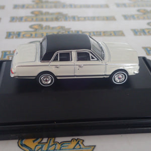 Road Ragers Precision Scale Models – 1:87/HO – 1963 Valiant AP5 in Alpine White with Black Vinyl Roof