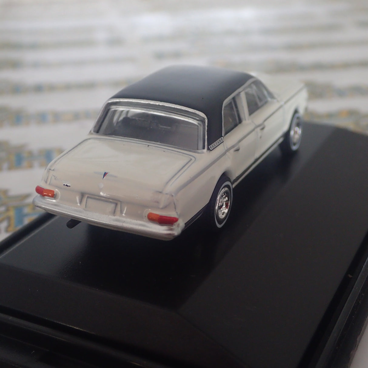 Road Ragers Precision Scale Models – 1:87/HO – 1963 Valiant AP5 in Alpine White with Black Vinyl Roof