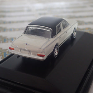 Road Ragers Precision Scale Models – 1:87/HO – 1963 Valiant AP5 in Alpine White with Black Vinyl Roof
