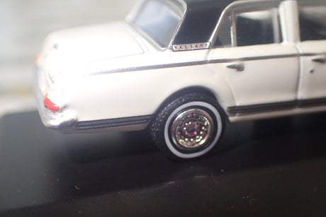 Road Ragers Precision Scale Models – 1:87/HO – 1963 Valiant AP5 in Alpine White with Black Vinyl Roof