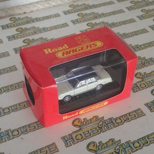 Road Ragers Precision Scale Models – 1:87/HO – 1963 Valiant AP5 in Alpine White with Black Vinyl Roof