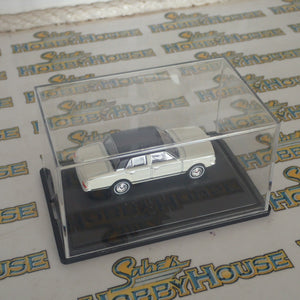 Road Ragers Precision Scale Models – 1:87/HO – 1963 Valiant AP5 in Alpine White with Black Vinyl Roof