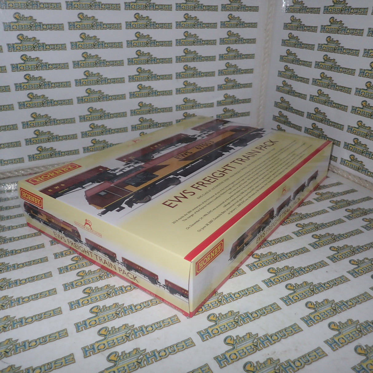 Hornby R3399 - OO EWS Freight Train Pack Ltd Edition of 1000 DCC READY