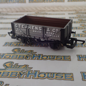 Hornby - HO/00 Scale - R6746 4 Plank Wagon 'Stephens & Co.' Rolling Stock