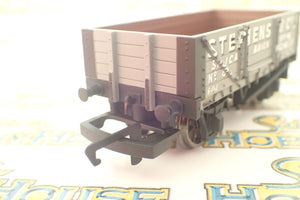 Hornby - HO/00 Scale - R6746 4 Plank Wagon 'Stephens & Co.' Rolling Stock