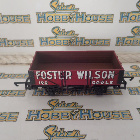 Hornby - HO/00 Scale - 5 Plank Wagon 'Foster Wilson" Rolling Stock