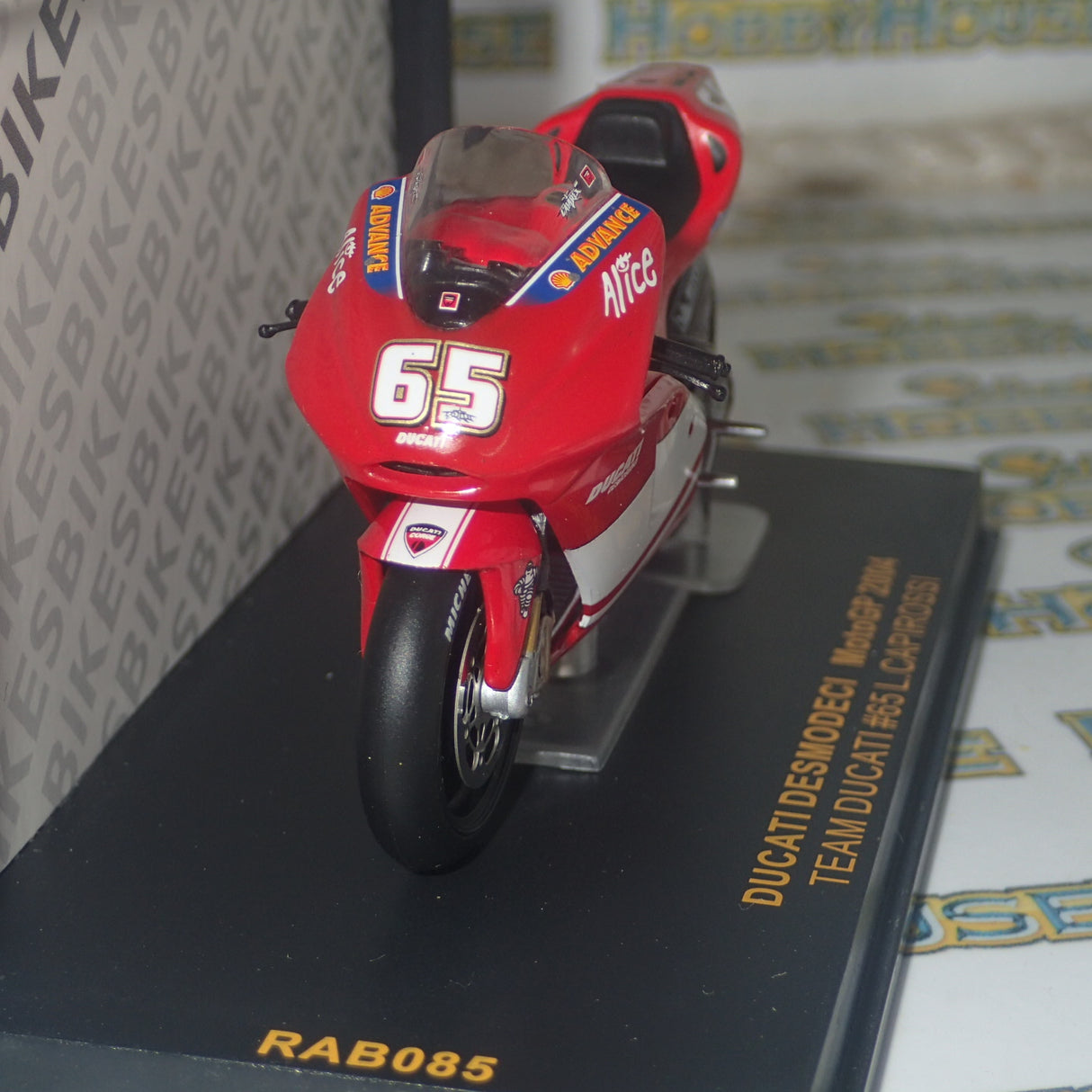 IXO Models RAB085 - 1/24 Scale - Ducati Desmodeci #65 L.Capirossi Superbike World Champion 2001 Scale Model Replica