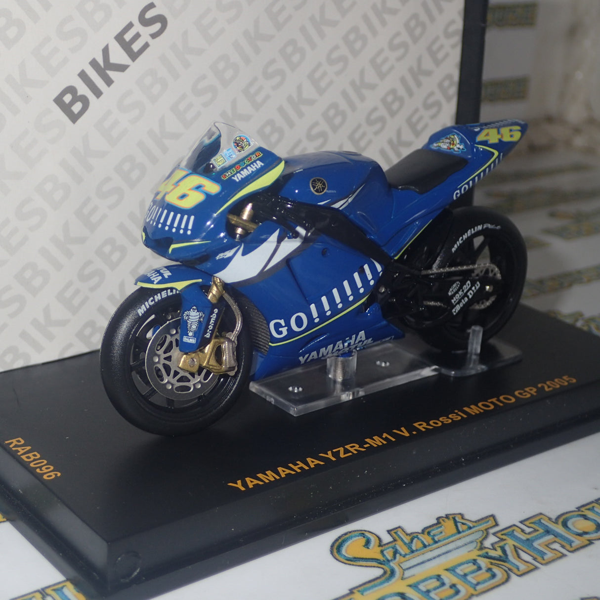 IXO Models RAB096 - 1/24 Scale Yamaha YZR-M1 #46 V.Rossi MotoGP 2005 Scale Model Replica