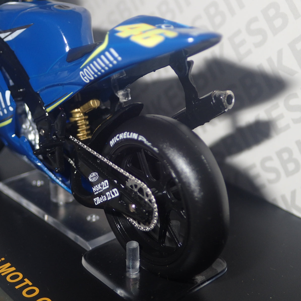 IXO Models RAB096 - 1/24 Scale Yamaha YZR-M1 #46 V.Rossi MotoGP 2005 Scale Model Replica