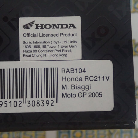 IXO Models RAB104 - 1/24 Scale - Honda RC211V #3 M.Biaggi MotoGP 2005 Scale Model Replica