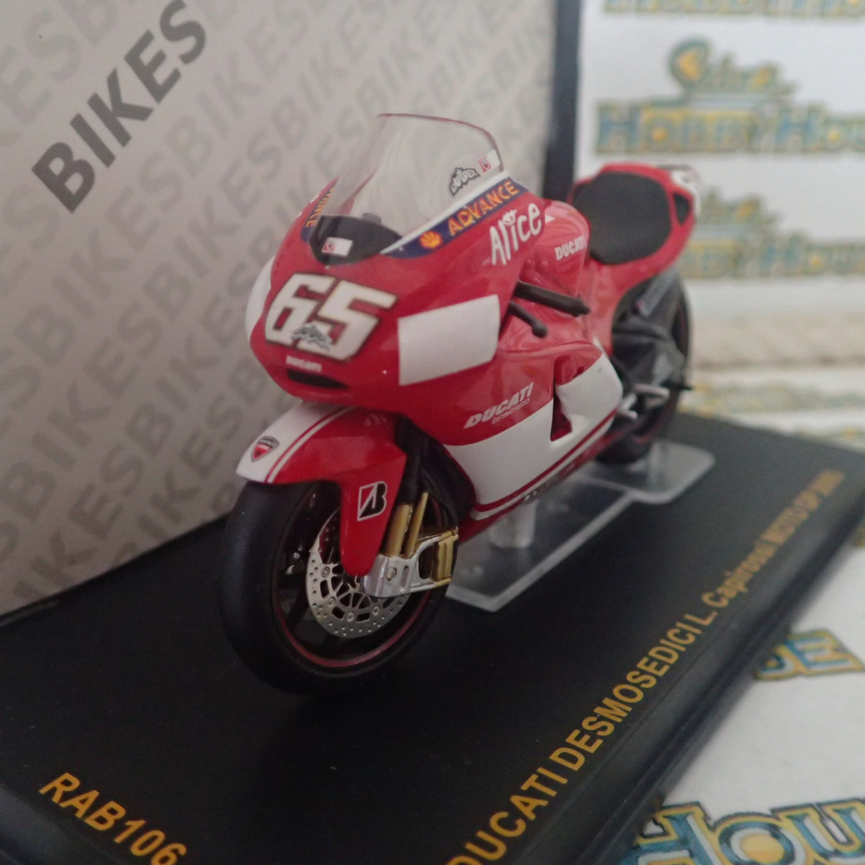IXO Models RAB1065 - 1/24 Scale Ducati Desmosedici #65 L.Capirossi MotoGP 2005 Scale Model Replica