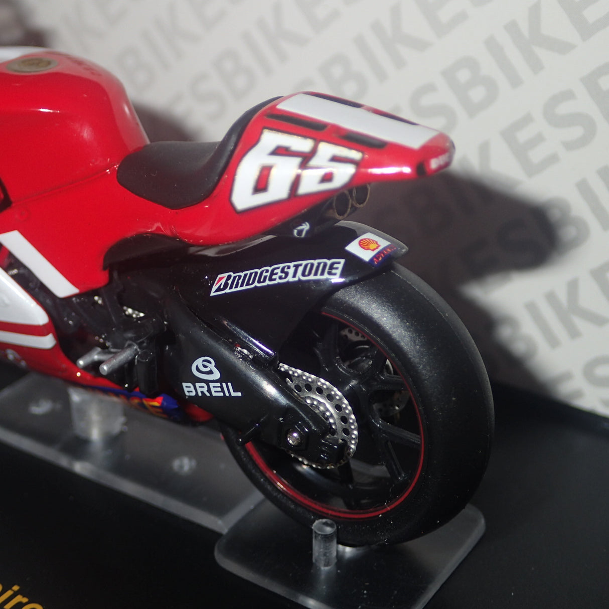 IXO Models RAB106 - 1/24 Scale Ducati Desmosedici #65 L.Capirossi MotoGP 2005 Scale Model Replica