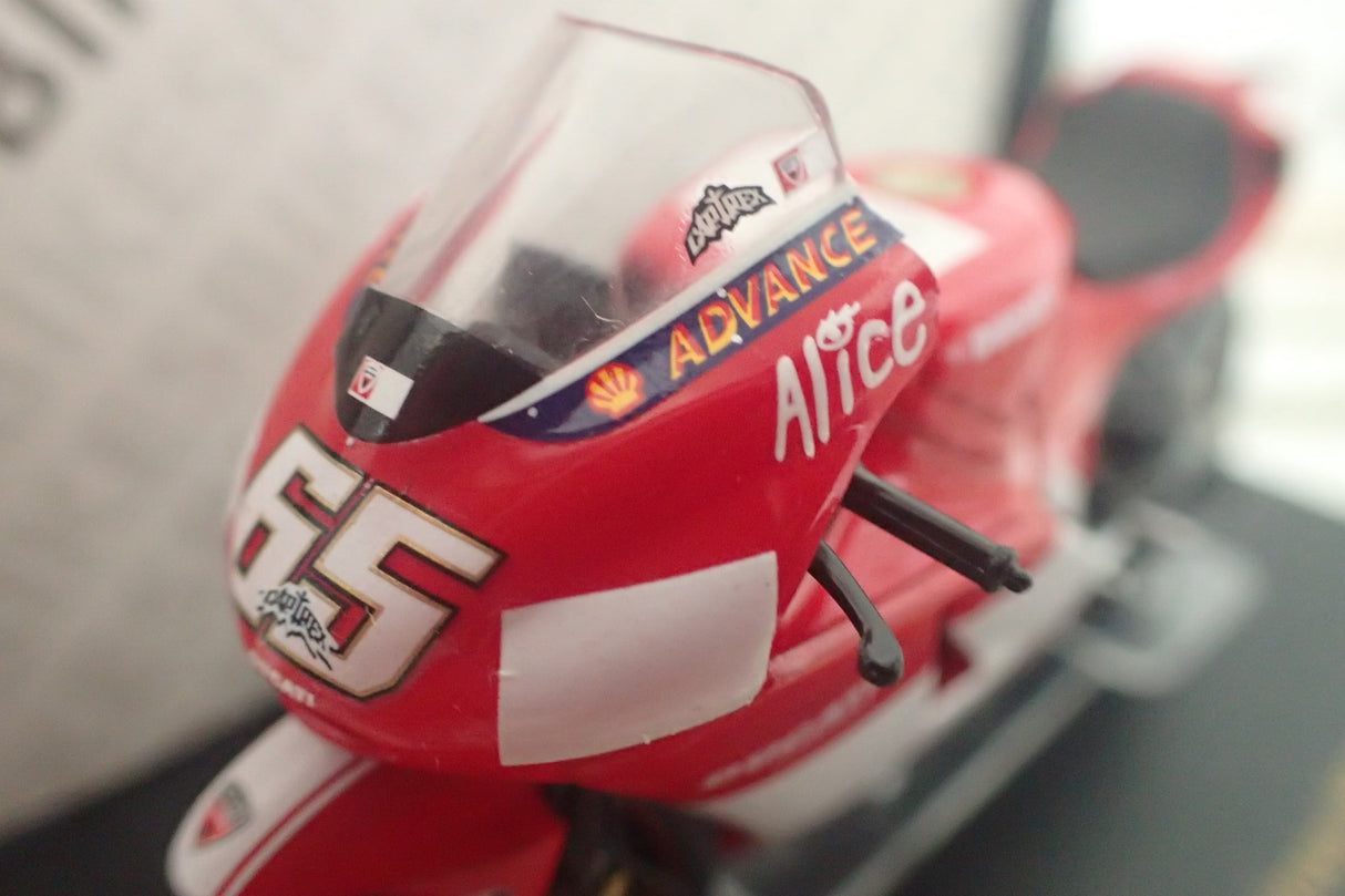 IXO Models RAB1065 - 1/24 Scale Ducati Desmosedici #65 L.Capirossi MotoGP 2005 Scale Model Replica