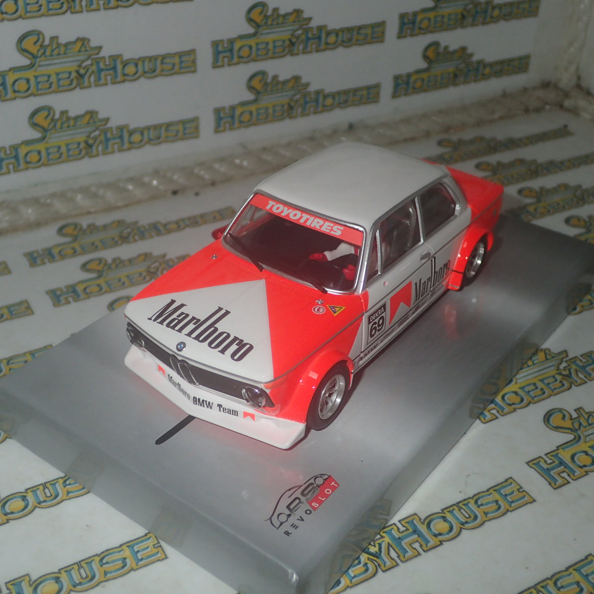 Revo Slot RS095 – 1/32 Scale BMW 2002 MARLBORO #69