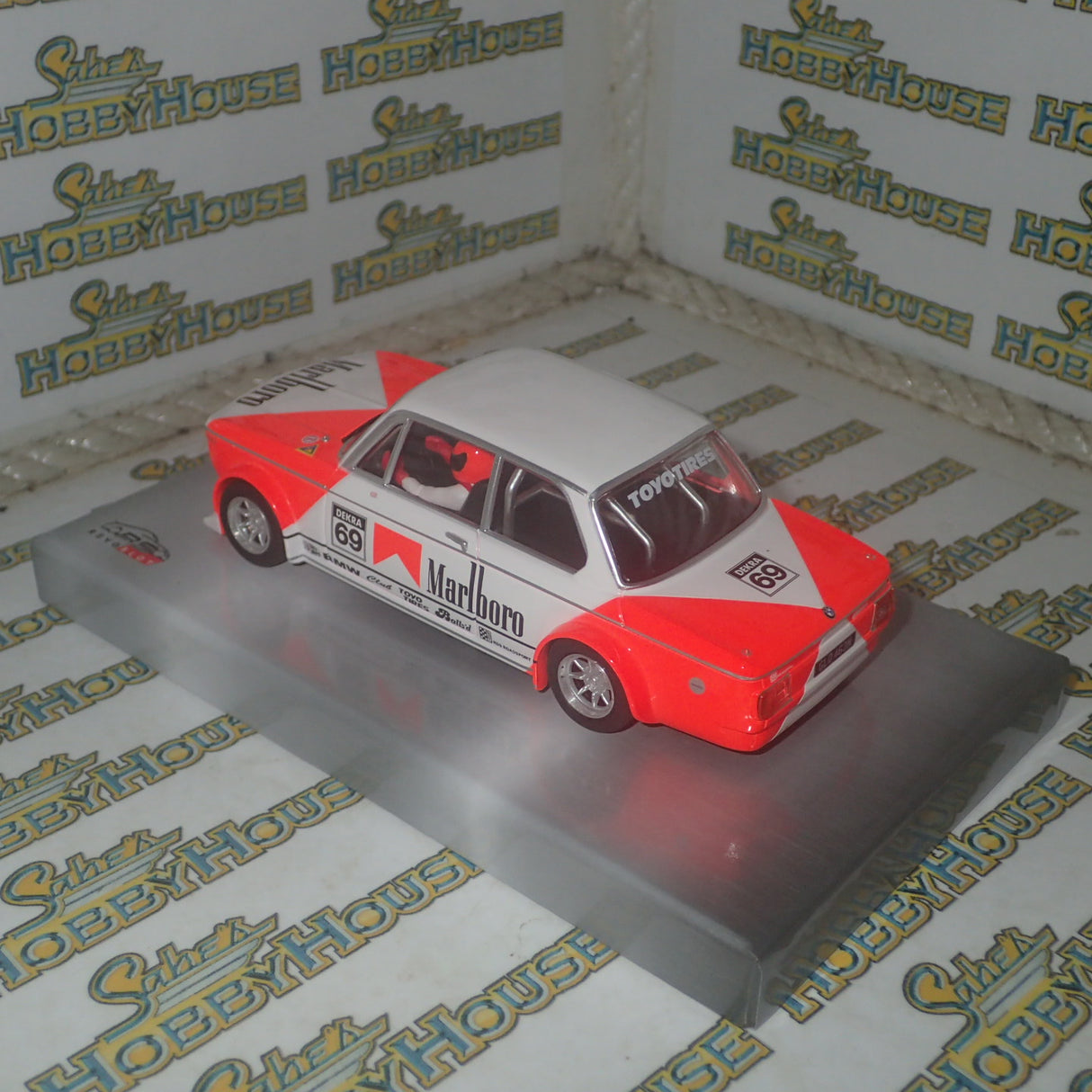 Revo Slot RS095 – 1/32 Scale BMW 2002 MARLBORO #69