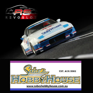 Revo Slot RS093 – 1/32 Scale Mazda RX-7 n.43 Bathurst 1000 - 1983 Peter Stuyvesant - International Racing - A. Moffat - Y. Katayama