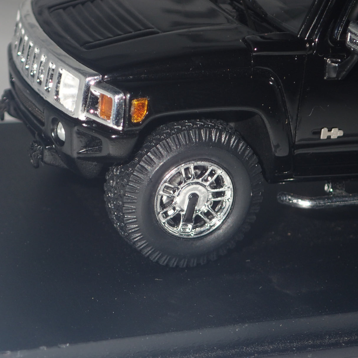 Spark Models S0873 D1 - 1/43 Scale - Hummer H3 2006 in Black Scale Model Replica