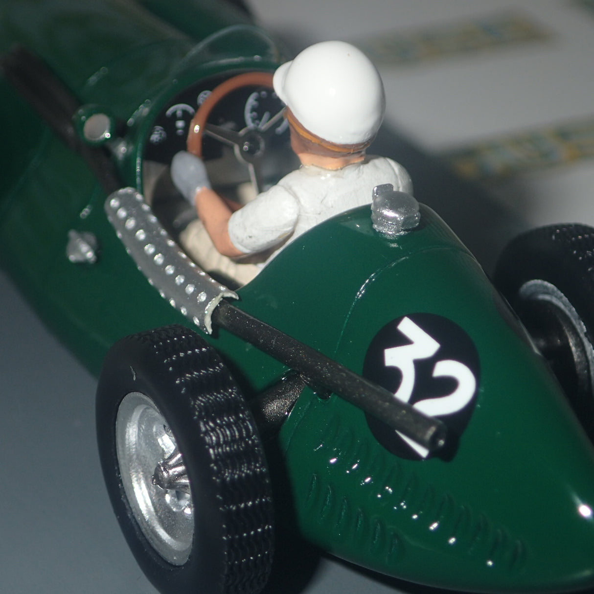 Spark Models S4808 - 1/43 Scale Connaught A Italian GP 1952 #32 Stirling Moss Resin Scale Model Replica