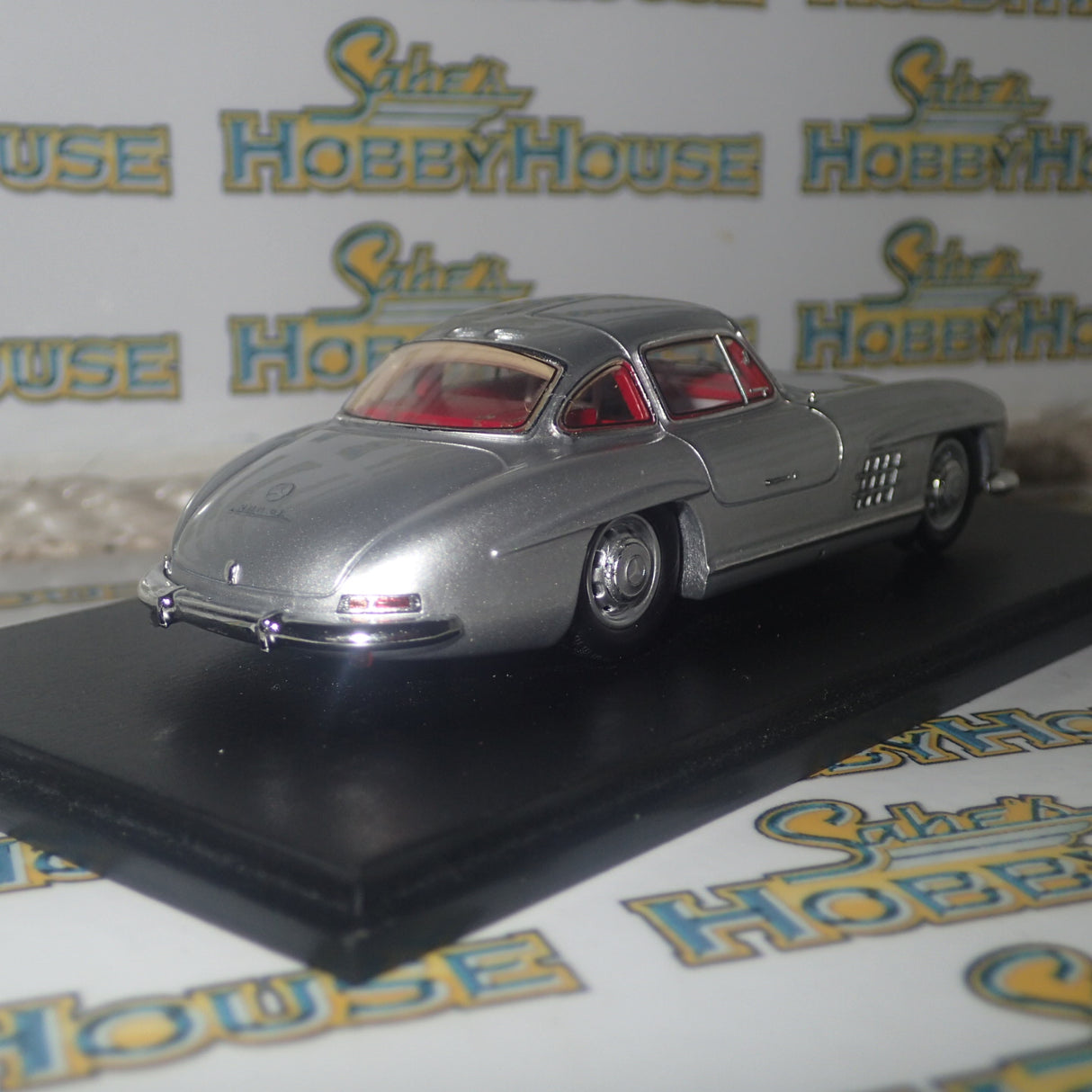 Spark Models S4958 - 1/43 Scale Mercedes-Benz 300SL 1956 Scale Model Replica