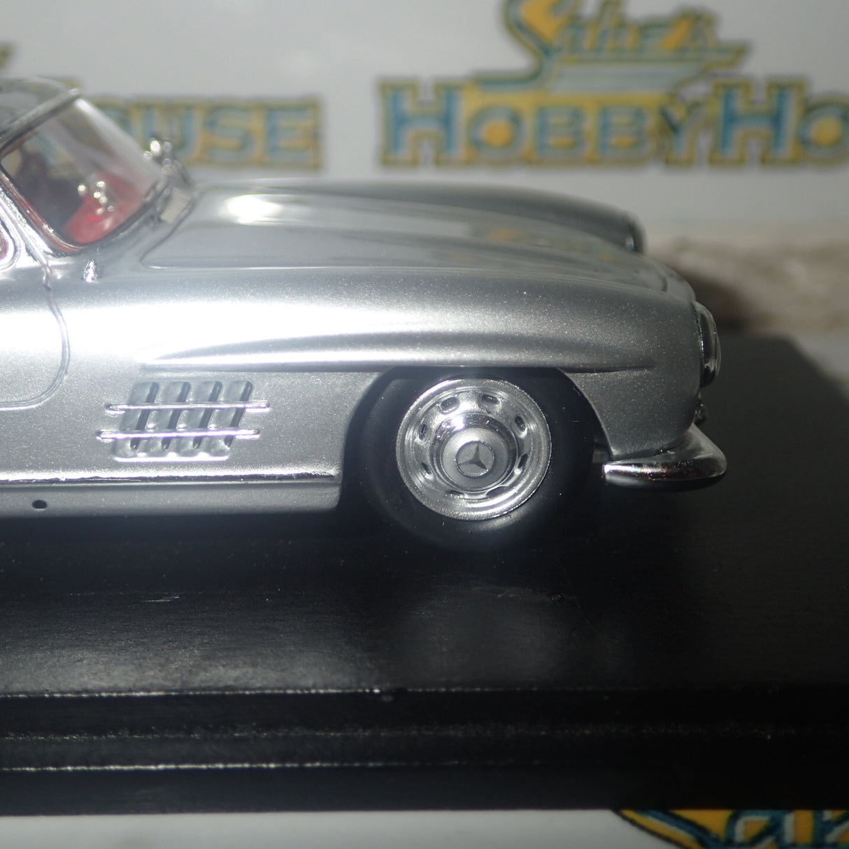 Spark Models S4958 - 1/43 Scale Mercedes-Benz 300SL 1956 Scale Model Replica