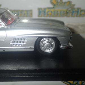 Spark Models S4958 - 1/43 Scale Mercedes-Benz 300SL 1956 Scale Model Replica